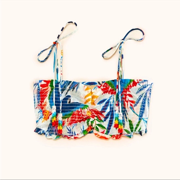 NEW Farm Rio Macaw Wind Smocked Crop
Top Beaded in Medium - Picture 2 of 10